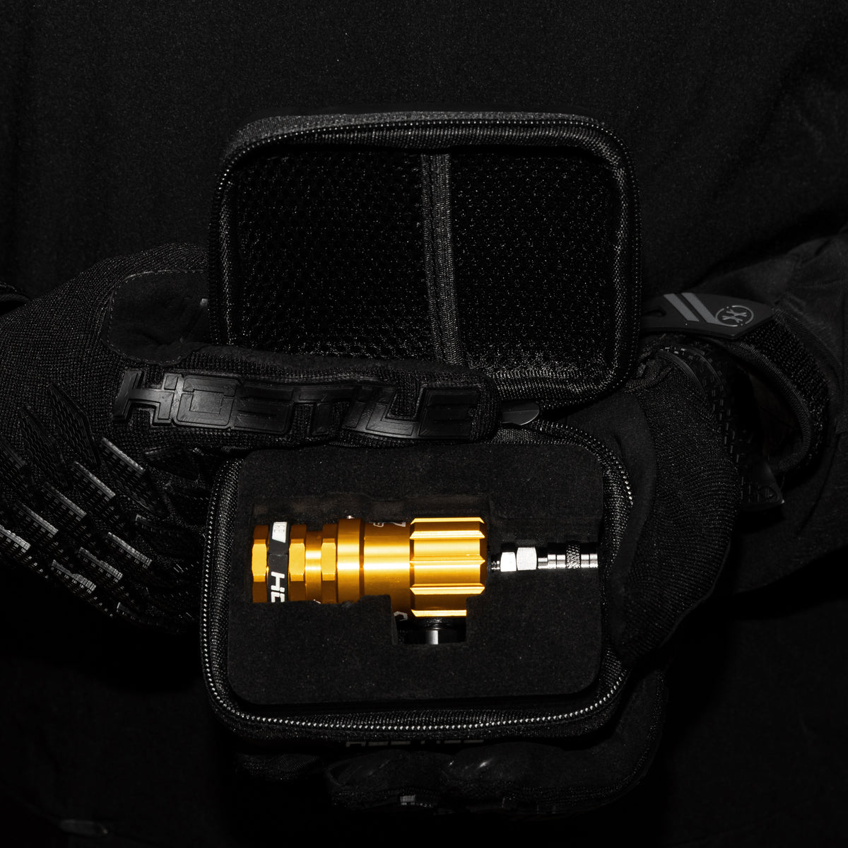 Hostile® XLP Regulator - Top Port Quick-Disconnect - Gold
